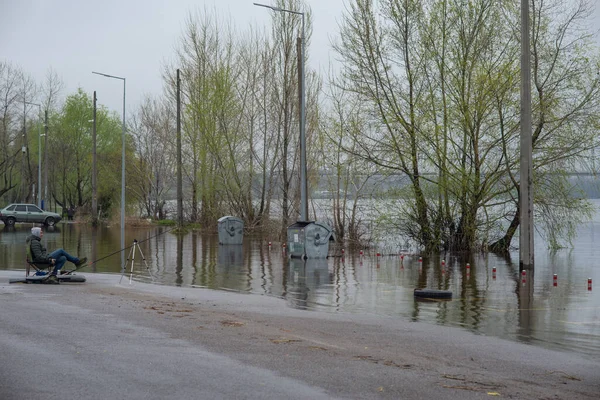 Kiev Região Kiev Ucrânia 2023 Estacionamento Inundado Perto Uma Ponte — Fotografia de Stock
