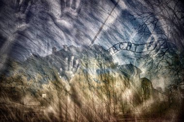 Auschwitz: ölüm kampı. Auschwitz toplama kampındaki işkence görmüş mahkûmların hayaletleri. Toplama kampında yaşlı erkek, kadın ve çocukların siluetleri işkence gördü ve öldürüldü..
