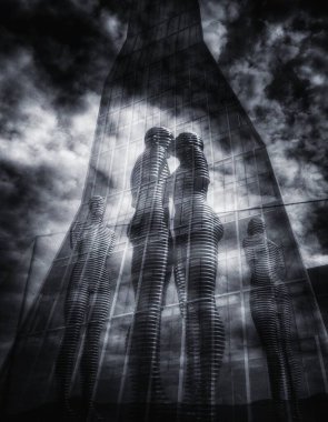 Sanatsal kolaj aşkı, kaybı, mimariyle ayrılığı araştırıyor