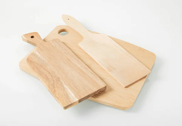 Dřevěné Kuchyňské Náčiní Tři Řezací Desky Světlém Pozadí — Stock fotografie