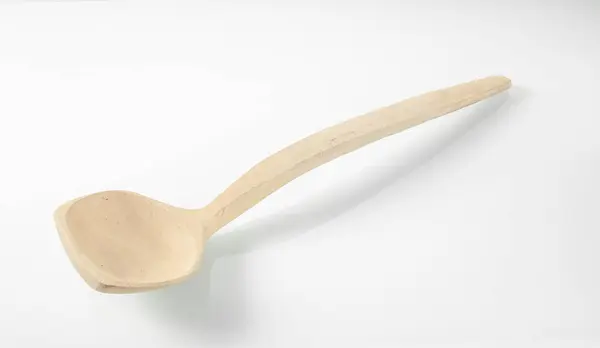 Ξύλινα Σκεύη Κουζίνας Ξύλινη Κουτάλα Για Σούπα Λευκό Φόντο — Φωτογραφία Αρχείου