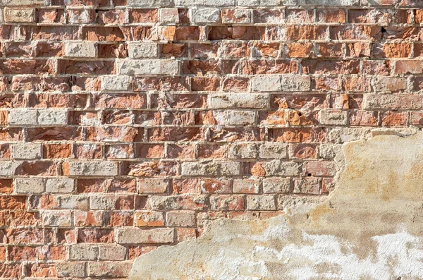 Old Fortress Wall Made Dilapidated Bricks Remains Gypsum Lit Side — Stock Photo, Image
