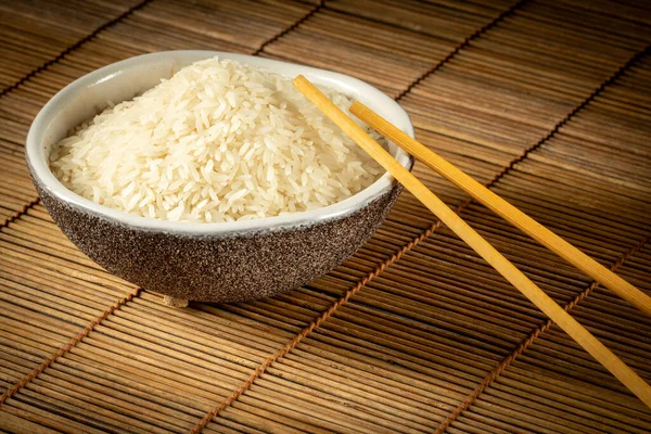 Clay Chinese Bowl Rice Chopsticks Bamboo Mat — Stock Photo, Image