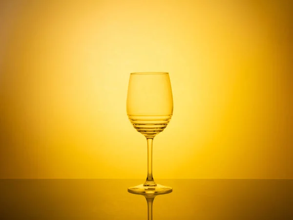 Uma Composição Criativa Fotografia Vidro Com Filtros Gel Coloridos Iluminação — Fotografia de Stock