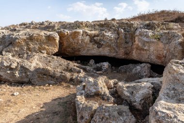 İlkel insanların yaşadığı mağara Tel Yodfat Ulusal Parkı, Kuzey İsrail