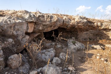 İlkel insanların yaşadığı mağara Tel Yodfat Ulusal Parkı, Kuzey İsrail
