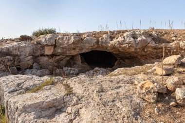 İlkel insanların yaşadığı mağara Tel Yodfat Ulusal Parkı, Kuzey İsrail