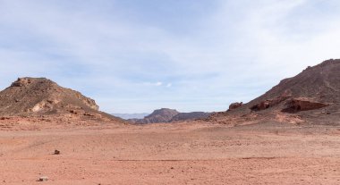 İsrail 'in güneyindeki Eilat kenti yakınlarındaki milli parktaki muhteşem manzara Timna