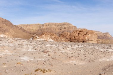 İsrail 'in güneyindeki Eilat kenti yakınlarındaki milli parktaki muhteşem manzara Timna