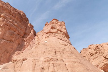 İsrail 'in güneyindeki Eilat kenti yakınlarındaki milli parktaki muhteşem manzara Timna