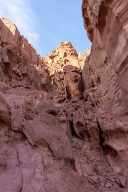 İsrail 'in güneyindeki Eilat kenti yakınlarındaki milli parktaki muhteşem manzara Timna