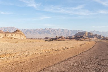 İsrail 'in güneyindeki Eilat kenti yakınlarındaki milli parktaki muhteşem manzara Timna