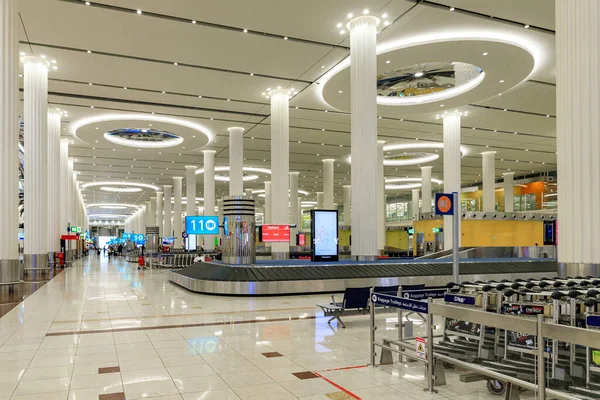 Дубай Оаэ Марта 2023 Года Зал Выдачи Багажа Международном Аэропорту — стоковое фото