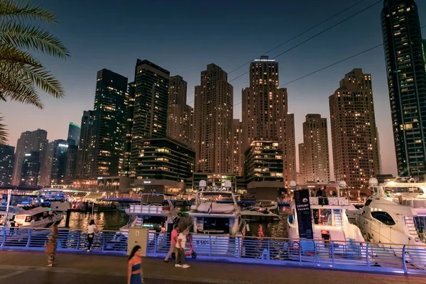 Dubai Zjednoczone Emiraty Arabskie Marca 2023 Widok Nocny Promenady Dubai — Zdjęcie stockowe
