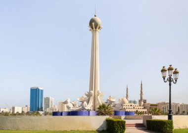 Şeriat, Birleşik Arap Emirlikleri, 17 Mart 2023: Birleşik Arap Emirlikleri 'nin Şeriat kentindeki El İttihad Parkı' ndaki Al Ittihad Anıtı