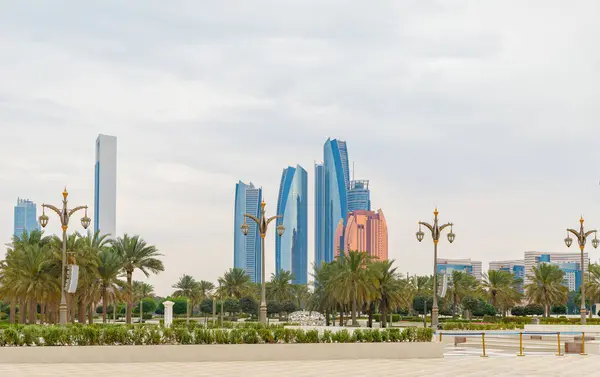 Abu Dhabi Emirados Árabes Unidos Março 2023 Vista Praça Frente — Fotografia de Stock