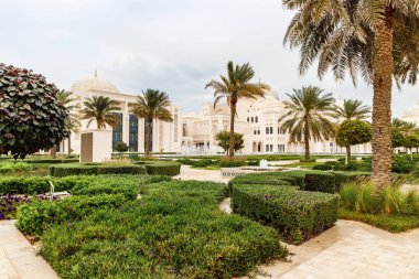 Abu Dabi, Birleşik Arap Emirlikleri, 19 Mart 2023: Birleşik Arap Emirlikleri, Abu Dabi şehrindeki başkanlık sarayına bitişik süs bahçesi