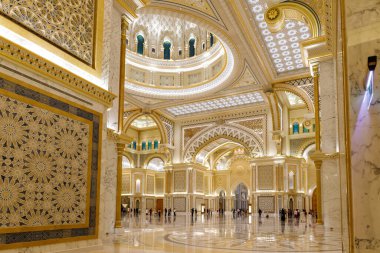 Abu Dabi, Birleşik Arap Emirlikleri, 19 Mart 2023: Birleşik Arap Emirlikleri, Abu Dabi şehrindeki başkanlık sarayının görkemli iç mimarisi