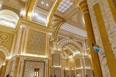Abu Dabi, Birleşik Arap Emirlikleri, 19 Mart 2023: Birleşik Arap Emirlikleri, Abu Dabi şehrindeki başkanlık sarayının görkemli iç mimarisi