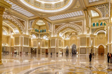 Abu Dabi, Birleşik Arap Emirlikleri, 19 Mart 2023: Birleşik Arap Emirlikleri, Abu Dabi şehrindeki başkanlık sarayının görkemli iç mimarisi
