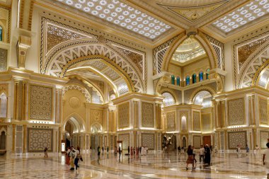 Abu Dabi, Birleşik Arap Emirlikleri, 19 Mart 2023: Birleşik Arap Emirlikleri, Abu Dabi şehrindeki başkanlık sarayının görkemli iç mimarisi