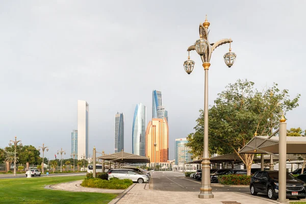 アブダビ アラブ首長国連邦 2023年3月19日 アブダビの都市で印象的な建築 アラブ首長国連邦 — ストック写真