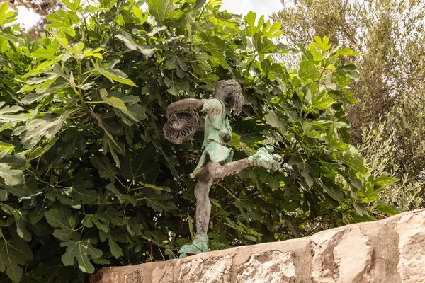 Haifa Israel June 2023 Stylized Sculpture Girl Running Roller Skates — Stock Photo, Image