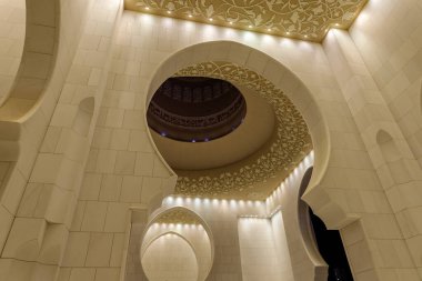 Abu Dabi, Birleşik Arap Emirlikleri, 19 Mart 2023: Birleşik Arap Emirlikleri, Abu Dabi şehrindeki Şeyh Zayed Büyük Camii 'nin dekoratif görkemi sona erdi.