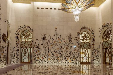 Abu Dabi, Birleşik Arap Emirlikleri, 19 Mart 2023: Birleşik Arap Emirlikleri, Abu Dabi şehrindeki Şeyh Zayed Büyük Camii 'nin iç dekorasyonunun ihtişamı