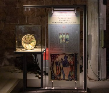 Acre, İsrail, 17 Haziran 2023: Kuzey İsrail 'deki Acre eski kentindeki Tapınak Kalesi' nde Hastahaneciler Tarikatı 'na ait sergi