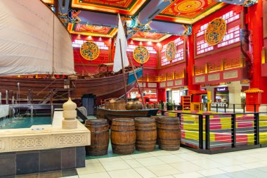 Dubai, Birleşik Arap Emirlikleri, 20 Mart 2023: Dubai 'deki İbn-i Battuta alışveriş merkezinin Çin salonu, Birleşik Arap Emirlikleri