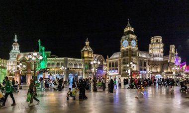 Dubai, Birleşik Arap Emirlikleri, 20 Mart 2023: Dubai şehri yakınlarındaki Küresel Köy, Birleşik Arap Emirlikleri