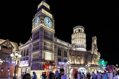 Dubai, Birleşik Arap Emirlikleri, 20 Mart 2023: Dubai şehri yakınlarındaki Küresel Köy, Birleşik Arap Emirlikleri