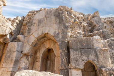 İsrail 'in kuzeyindeki Golan Tepeleri' nde Suriye ve Lübnan sınırına yakın olan Ortaçağ Kalesi Kalesi - Qalaat al-Subeiba 'nın harabelerine iyi korunmuş ana kapı.