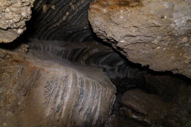 Güney İsrail 'deki Sodom Dağı' ndaki tuz mağarası.