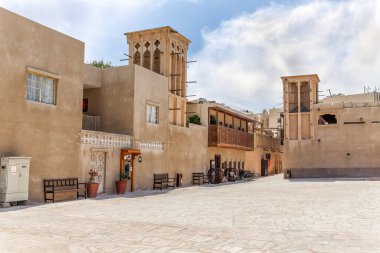 Dubai, Birleşik Arap Emirlikleri, 22 Mart 2023: Dubai şehrinin yeniden inşa edilmiş eski bölümü - Dubai şehrinin El Bastakiya bölgesi, Birleşik Arap Emirlikleri