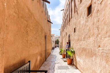 Dubai, Birleşik Arap Emirlikleri, 22 Mart 2023: Dubai şehrinin yeniden inşa edilmiş eski bölümü - Dubai şehrinin El Bastakiya bölgesi, Birleşik Arap Emirlikleri