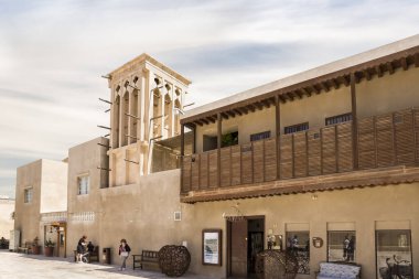 Dubai, Birleşik Arap Emirlikleri, 22 Mart 2023: Dubai şehrinin yeniden inşa edilmiş eski bölümü - Dubai şehrinin El Bastakiya bölgesi, Birleşik Arap Emirlikleri