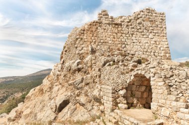 Kuzey İsrail 'in kuzeyindeki Golan Tepeleri' nde Suriye ve Lübnan sınırı yakınında yer alan Ortaçağ kalesi Nimrod - Qalaat al-Subeiba 'nın kalıntıları.
