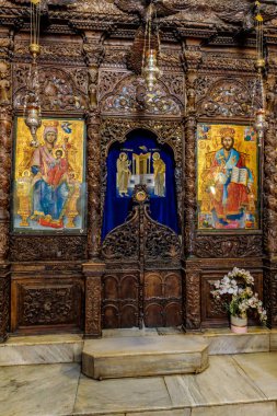 Nasıra, İsrail, 17 Eylül 2023: Kuzey İsrail 'deki Nasıra eski kentindeki Yunan Ortodoks Annunciation Kilisesi' nin ana salonunun içi