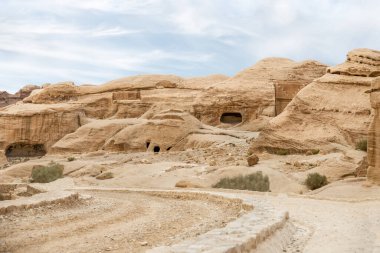 Ürdün 'deki Wadi Musa şehrindeki Nabatean Krallığı' nın başkenti Petra 'daki Nabatean Krallığı' nın ilk defin törenlerinden biri.