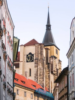Çek Cumhuriyeti 'nin Prag şehrinin eski bir kısmında Aziz Giles Kilisesi inşa ediliyor.