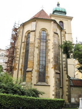 Prag, Çek Cumhuriyeti, 29 Temmuz 2010: Çek Cumhuriyeti 'nin Prag kentindeki Yahudi bölgesinde Kutsal Ruh Kilisesi