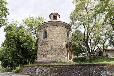 Prag, Çek Cumhuriyeti, 11 Mayıs 2024: Çek Cumhuriyeti 'nin Prag kentindeki Visegrad Garden' da Aziz Martin Rotunda