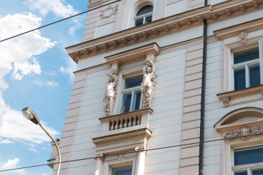 Prag 'ın Çek Cumhuriyeti' nin eski tarihi bölümünde, binanın dış cephesinin bir parçası.