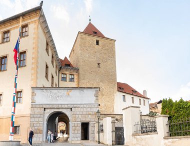 Prag, Çek Cumhuriyeti, 12 Mayıs 2024: Çek Cumhuriyeti Prag Şatosu 'nun Prag' daki üçüncü avlusundaki Lobkowitz Sarayı