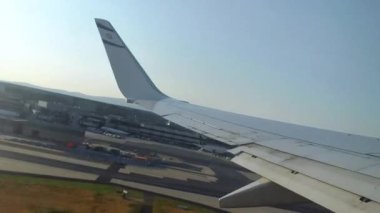 Frankfurt, Almanya, 08 Temmuz 2013: Frankfurt, Almanya 'dan kalkan İsrail El Al uçağının penceresinden görüntü