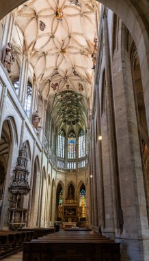 Kutna Hora, Çek Cumhuriyeti, 13 Mayıs 2024: Çek Cumhuriyeti 'nin Kutna Hora kentindeki St Barbara Katedrali' nin ana salonu