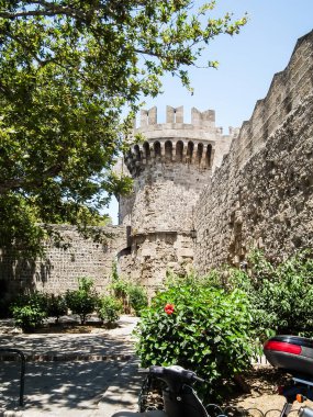 Rodos Şövalyelerinin Büyük Üstadı 'nın Sarayı Rodos şehrinin tarihi bölümünde, Yunanistan' ın Rodos adasında.