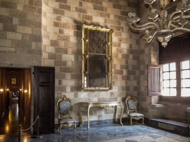 Rodos, Yunanistan, 02 Temmuz 2011: Yunanistan 'ın Rodos adasındaki Rodos şehrinin Büyük Şövalyeleri Sarayı' nın İçişleri Salonlarından biri